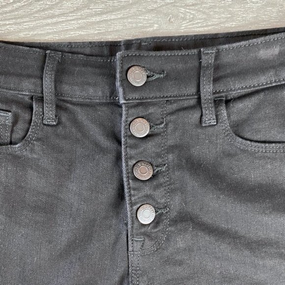 💜 Old Navy Black High Rise Secret Slim Pocket Denim Shorts 6 - Picture 8 of 10